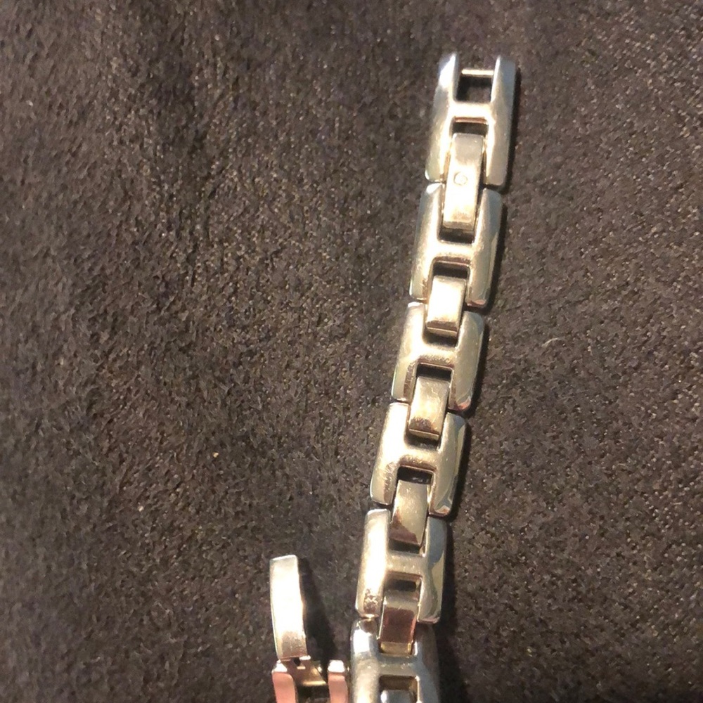 Ladies Guess Watch - Picture 4 of 7